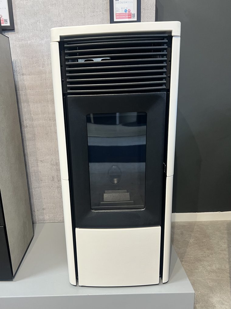 Appareil exposé dans le showroom E-FIRE de Seichamps