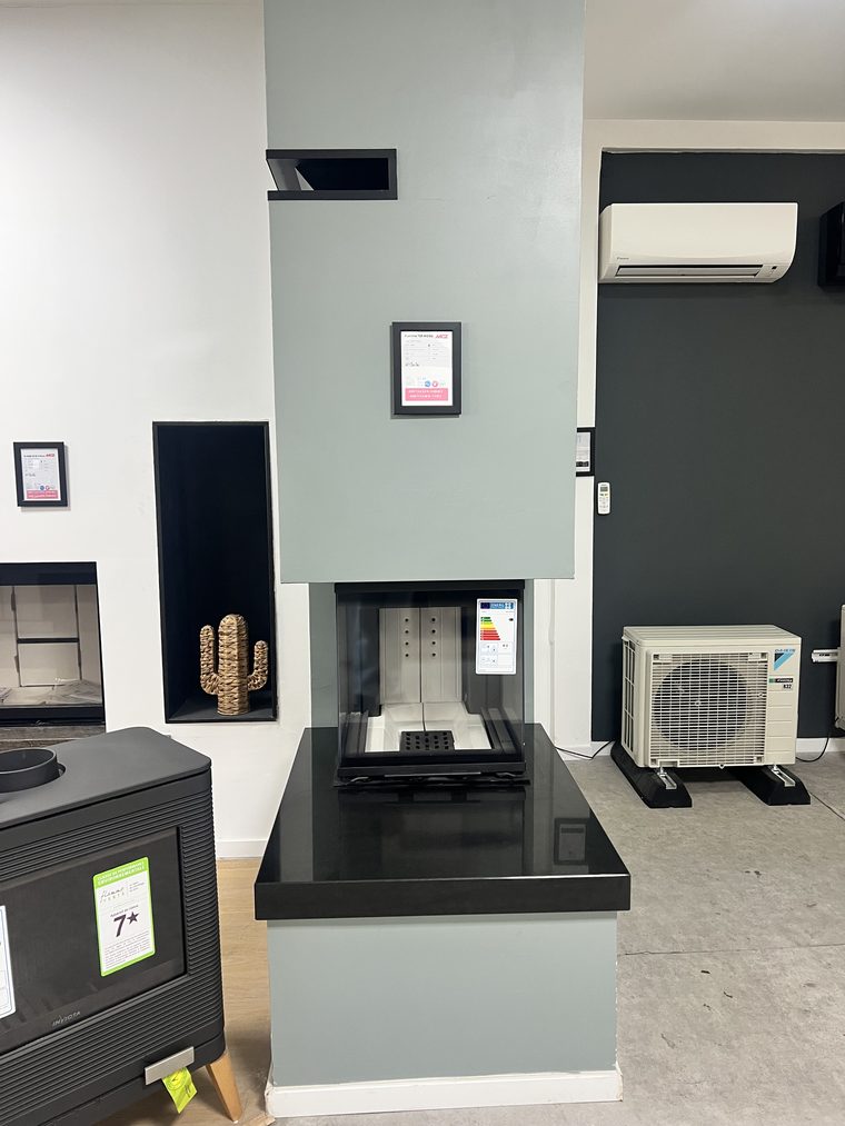 Appareil exposé dans le showroom E-FIRE de Seichamps
