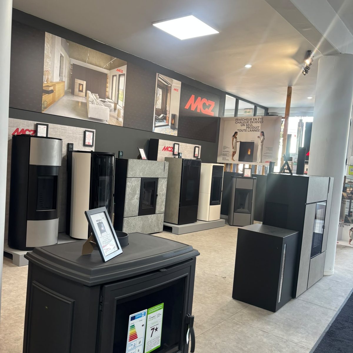 Showroom E-FIRE à Seichamps : poêles à bois et à granulés exposés